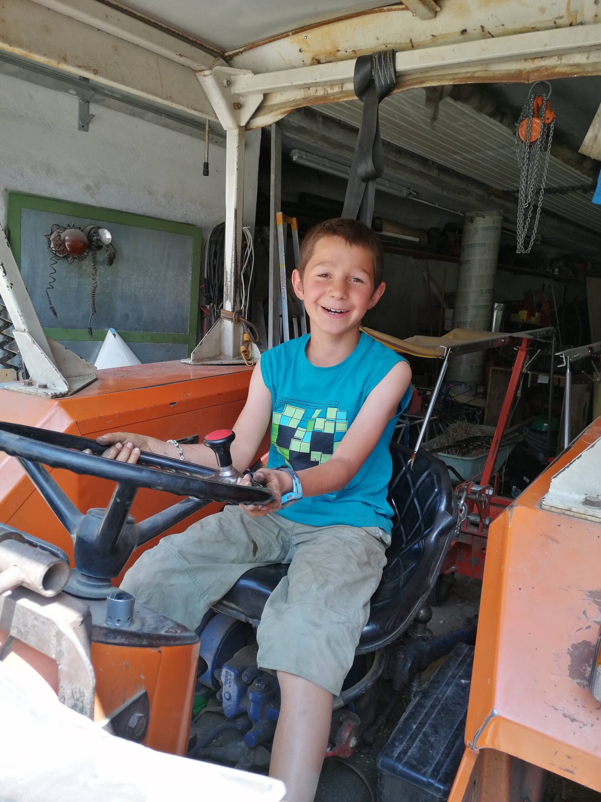 Wiartsof Urlaub auf dem Bauernhof Langtaufers Ferienwohnungen Fabian Traktor